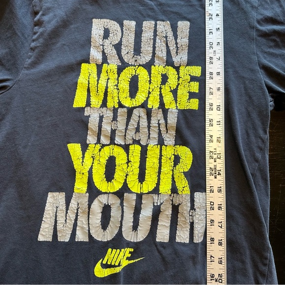Nike Small Black Running Shirt Neon Gym Workout - Picture 6 of 6